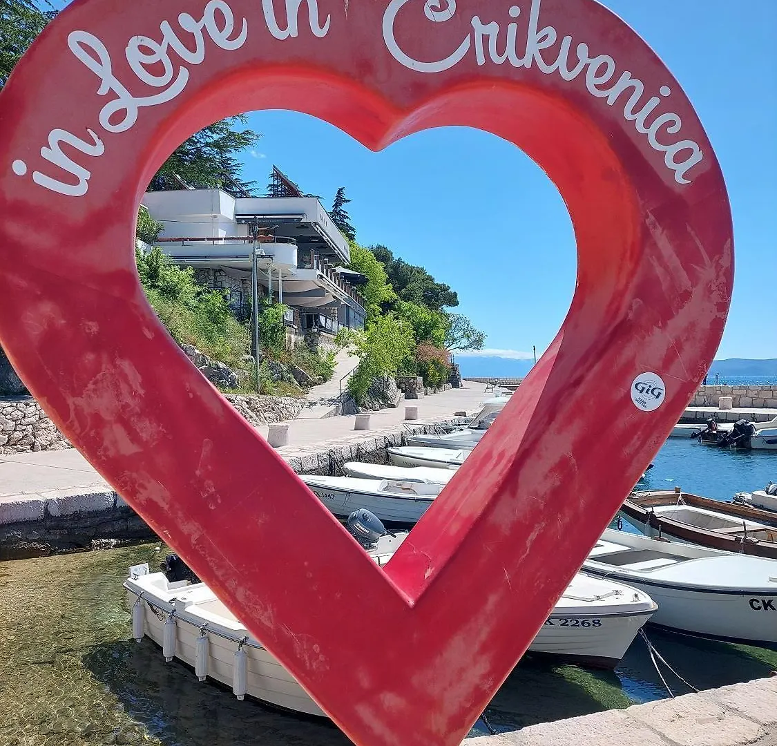 Preiswertes Apartment Nur 100 Meter Zum Strand Mit Meerblick Crikvenica